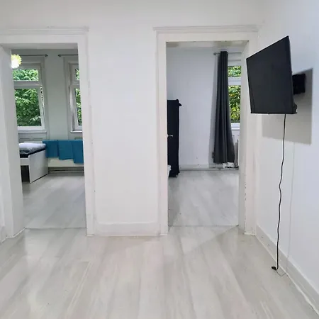 Monteurwohnung - Worker's - Belremstrasse * Πφορτζχάιμ